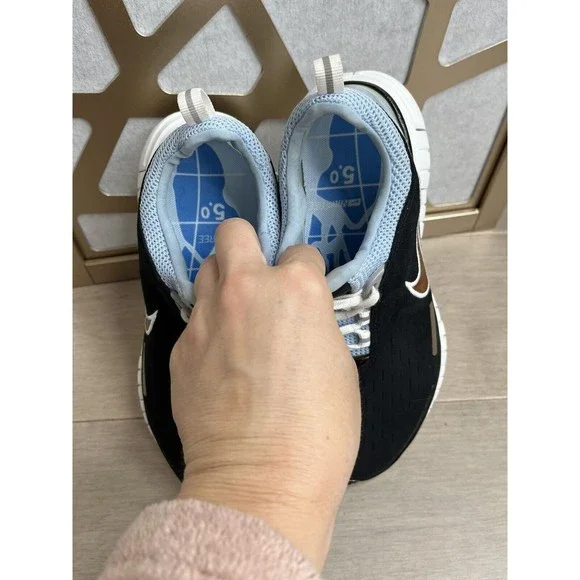 Nike Women Free 5.0 sz 8 Running Shoes Blue black 308975 Lace Up sneakers - Picture 8 of 10